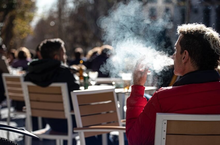  Se permite nuevamente fumar en las terrazas de Valencia