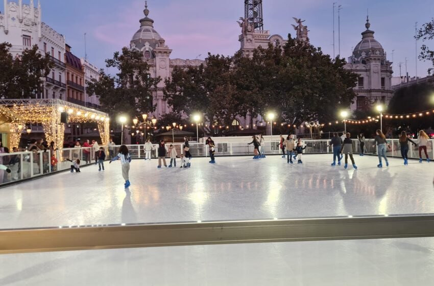  La pista de patinaje regresa a la Plaza del Ayuntamiento