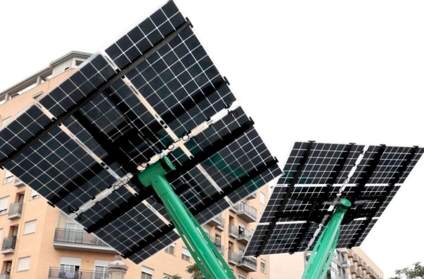  Valencia inaugura cuatro árboles fotovoltaicos para recarga eléctrica