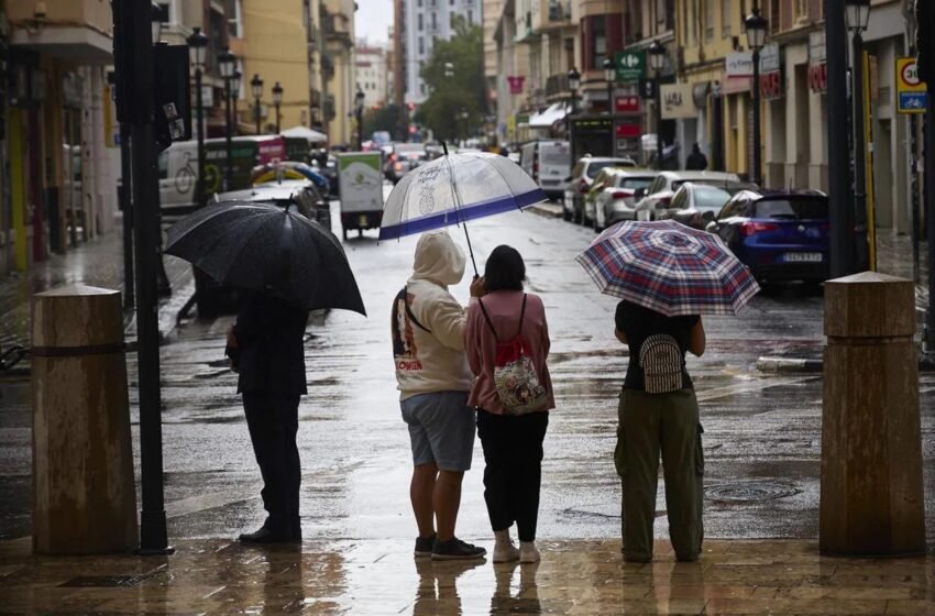  Alerta naranja por fuertes lluvias en Valencia